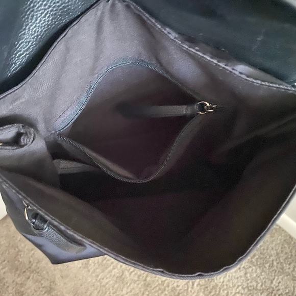 Black backpack purse - Picture 3 of 5